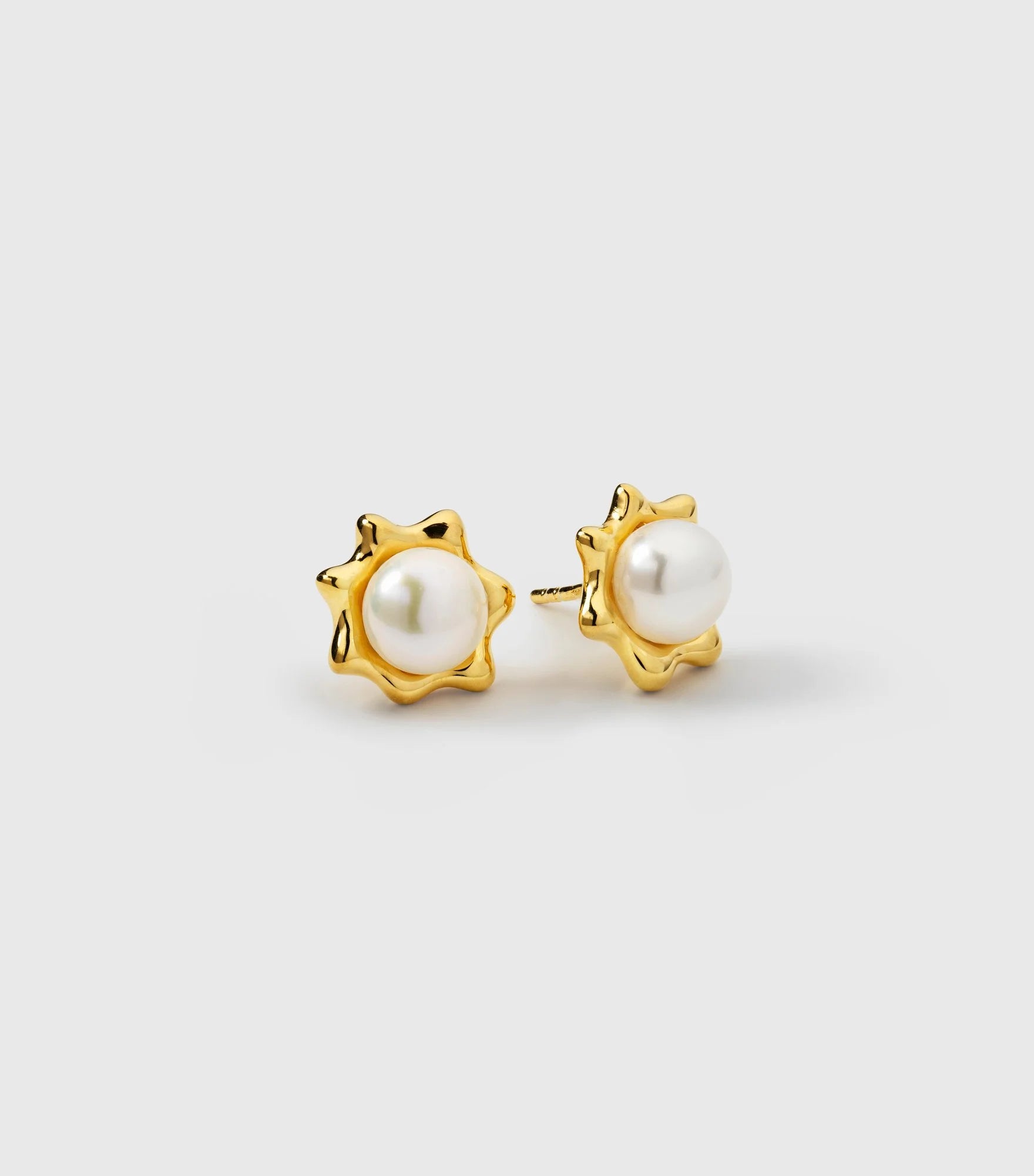 Florentina Pearl Studs