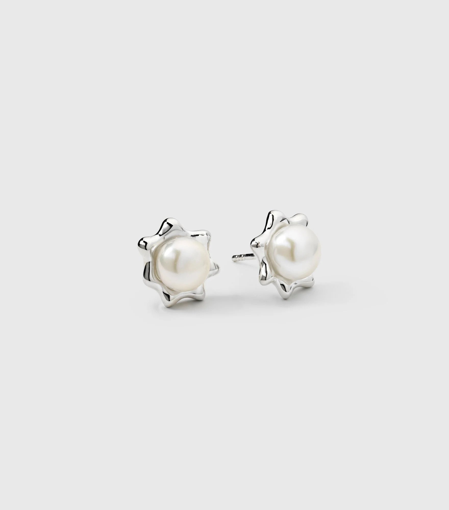 Florentina Pearl Studs