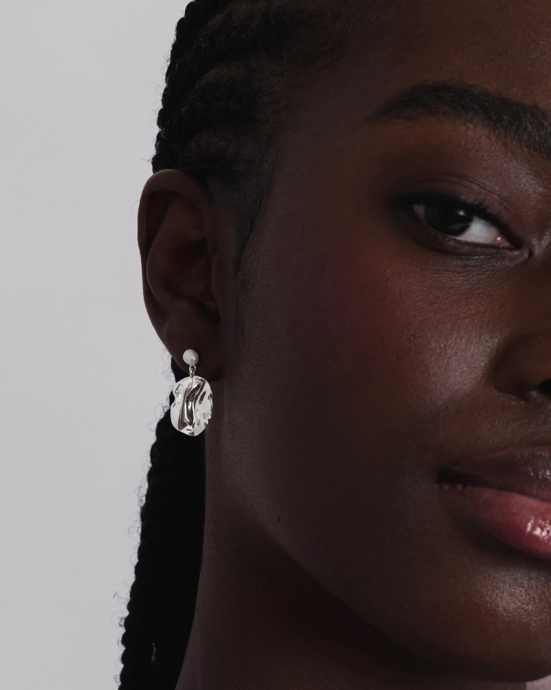 Moulded Short Single Earring