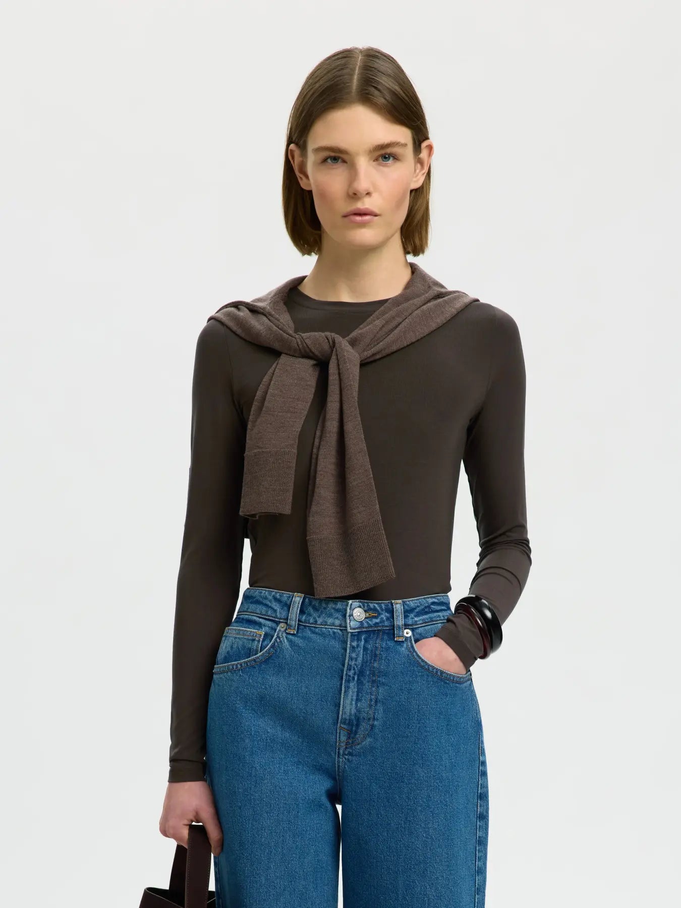 SLWMANJA LS O-NECK